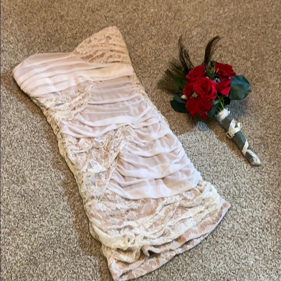 NWOT ARDEN B STRAPLESS LACE BODYCON DRESS - Picture 3 of 6